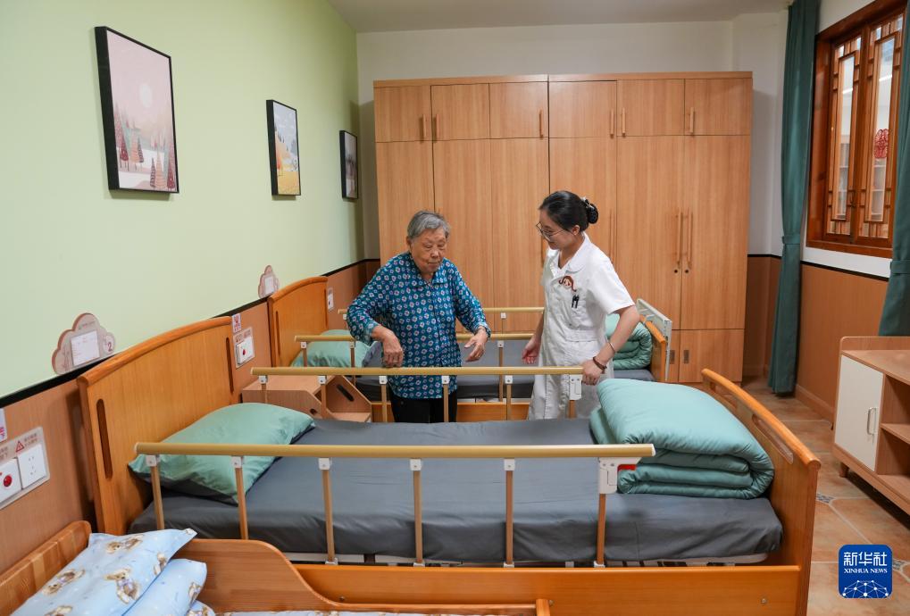 活力中国调研行|成都:社区嵌入式养老中心让老年人在家门口养老