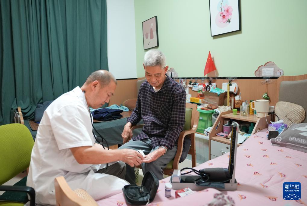 活力中国调研行|成都:社区嵌入式养老中心让老年人在家门口养老