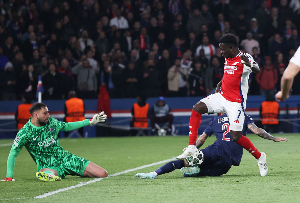 体坛联播｜德约带伤赢下上海大师赛开门红，阿莫林或将下课