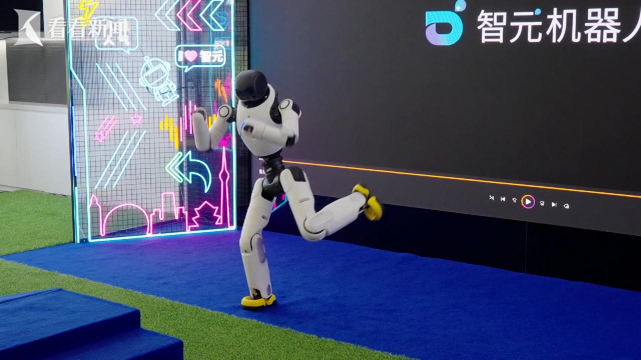 上海“新爆款”:让具身智能机器人打工更务实