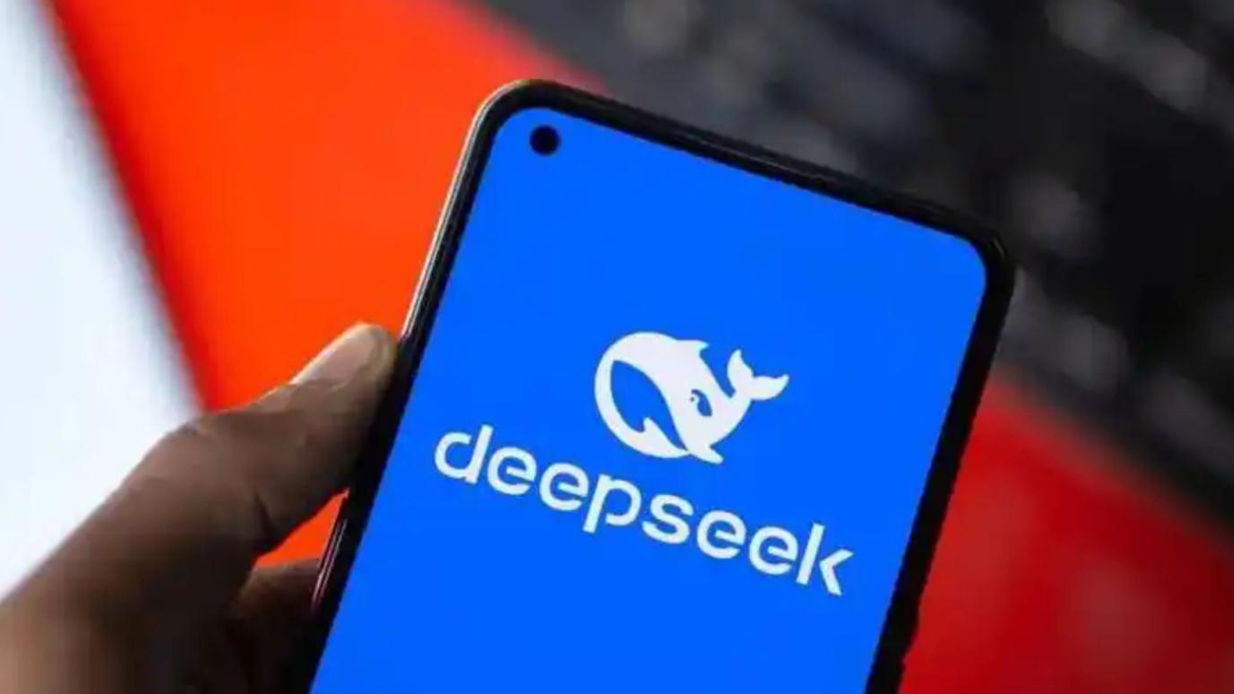 被面试官拷问三个小时，应届博士无缘DeepSeek，称“名校是基础，筛选的都是天才”