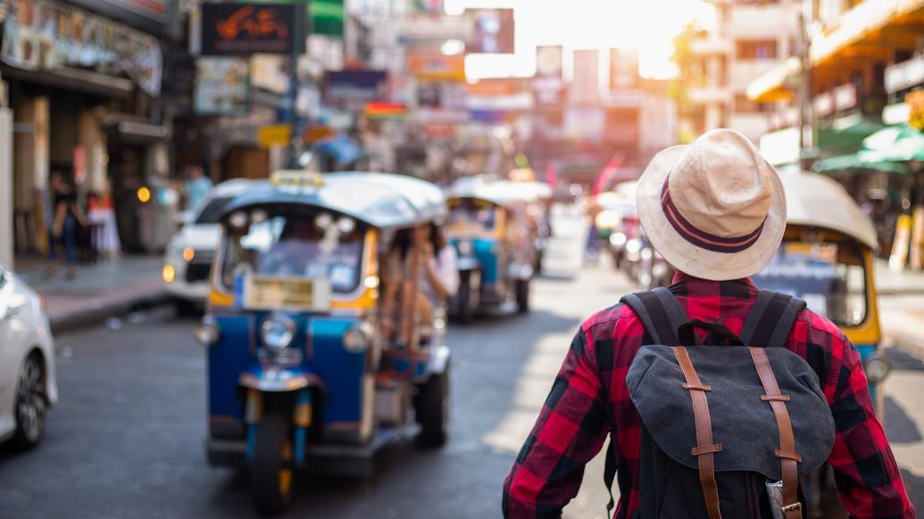 泰国旅游热度“退烧”：游客退订、机票大跳水，咋回事？