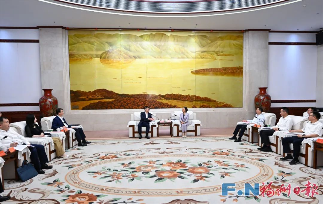 郭宁宁吴贤德与中国进出口银行董事长陈怀宇座谈交流