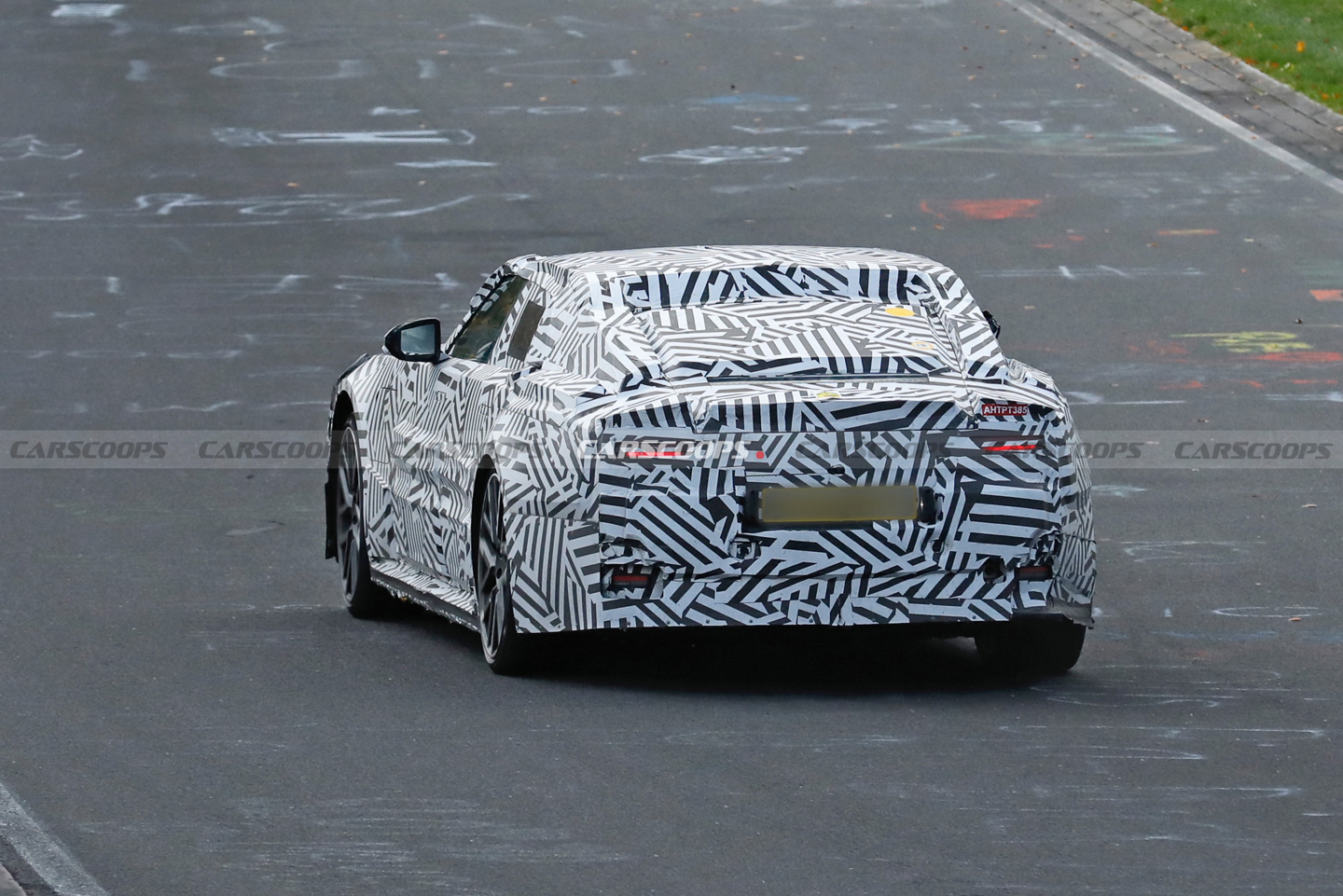 捷豹“全面转型之作”Type 00纯电轿跑谍照曝光，大胆无后窗设计