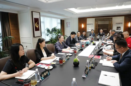 品牌运营商推出“购西凤酒抽雅迪电动车”，张周虎给予高度评价