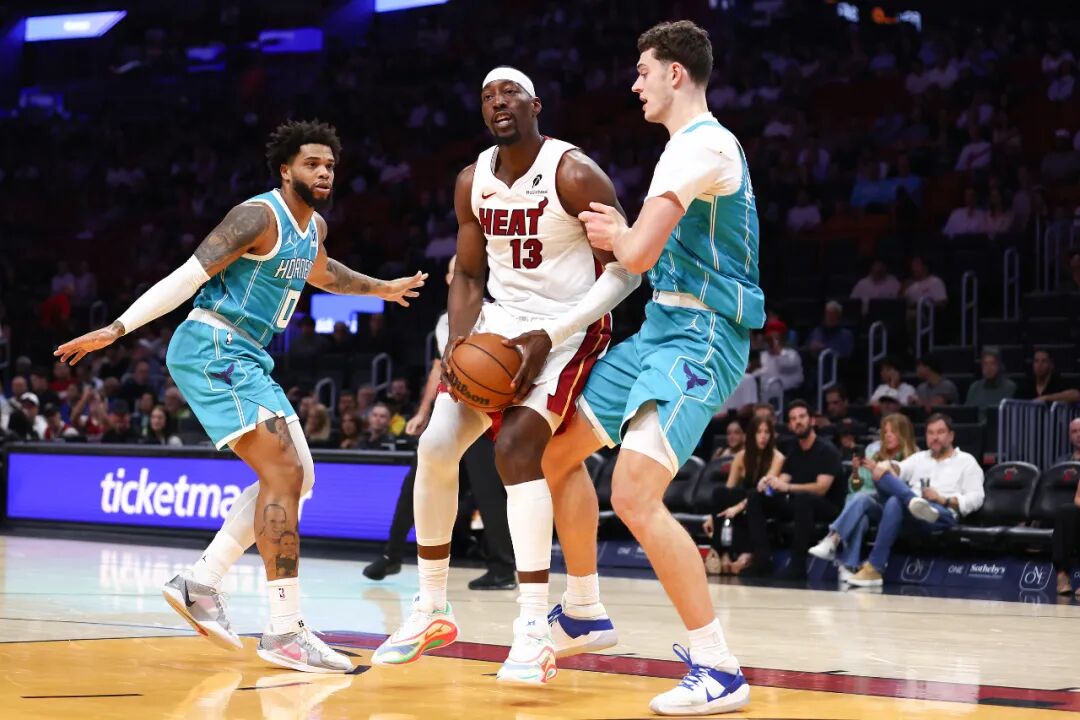 NBA里程碑之日：巴特勒16000分，马克西四场150分