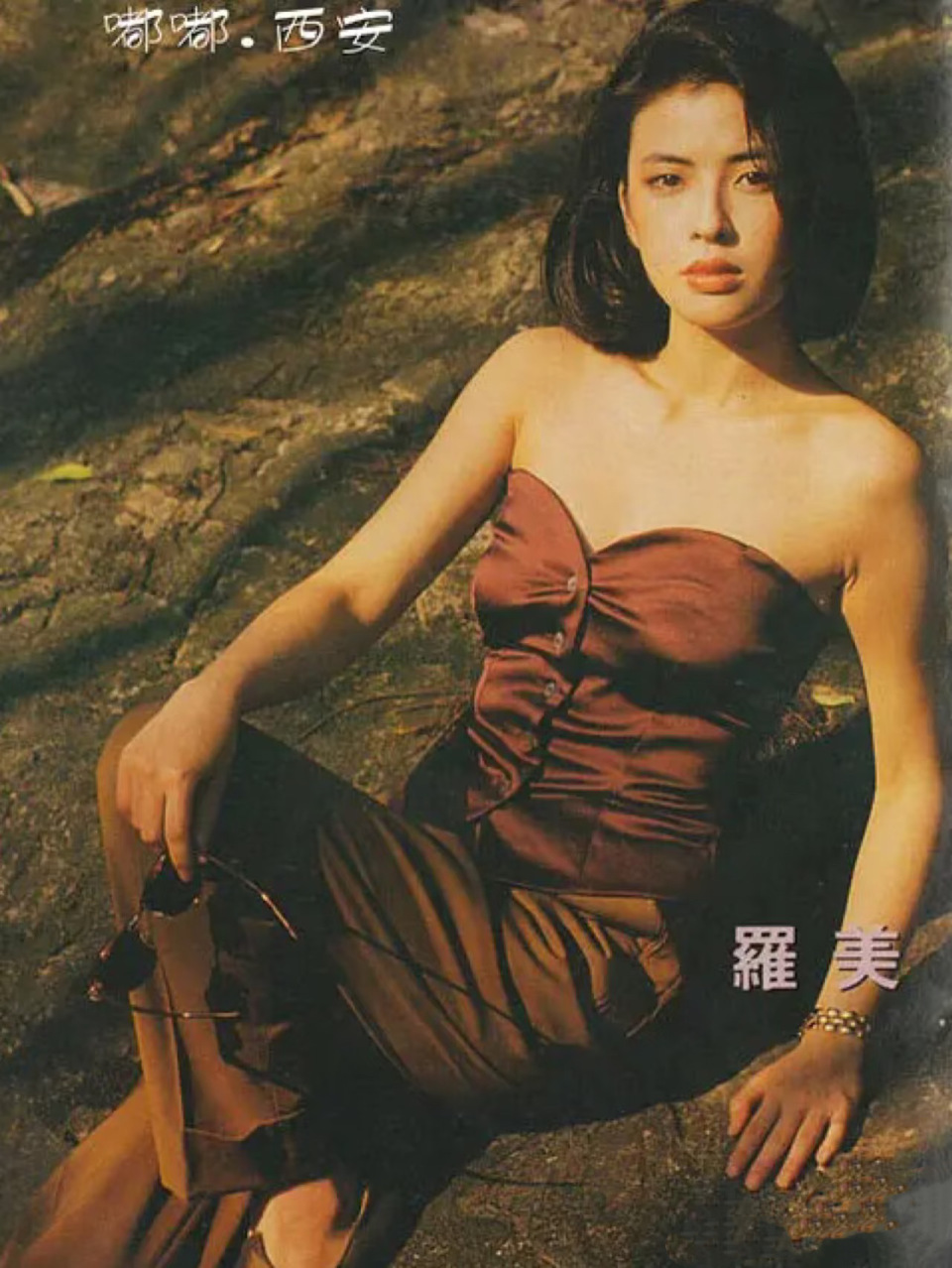 64岁张学友演唱会劈叉,穿卫衣戴帽子两鬓斑白,像个老伯