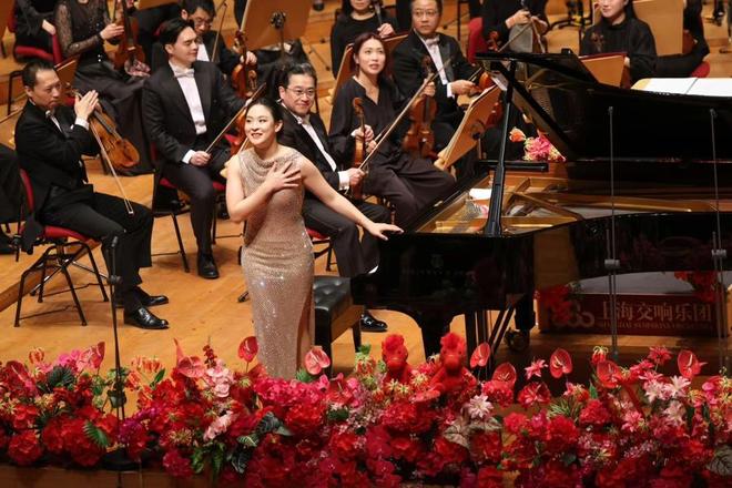 余隆携古典乐坛“实力小花”聚上交舞台,与146岁老团一起迈向青春新岁