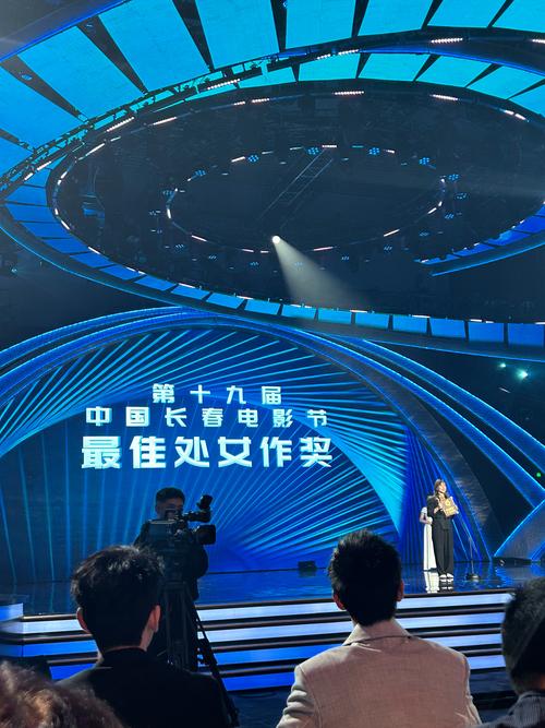 当年轻人来到电影节(文化中国行·人文观察)