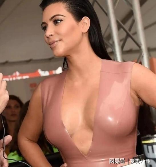 金蛋撞金臀:C罗×卡戴珊,一场被算法写成的“擦枪走火”