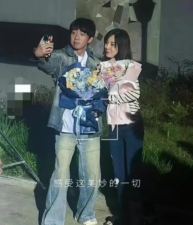 又遛网友?俞灏明王晓晨再次被拍到牵手逛街,恋情绯闻惹怒网友!