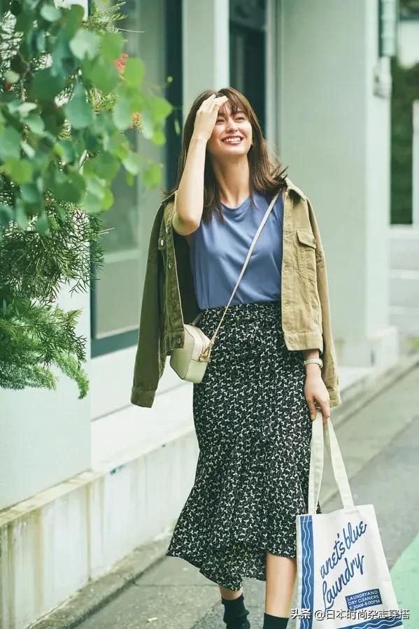 秋季最想要一件灯芯绒衬衫外套