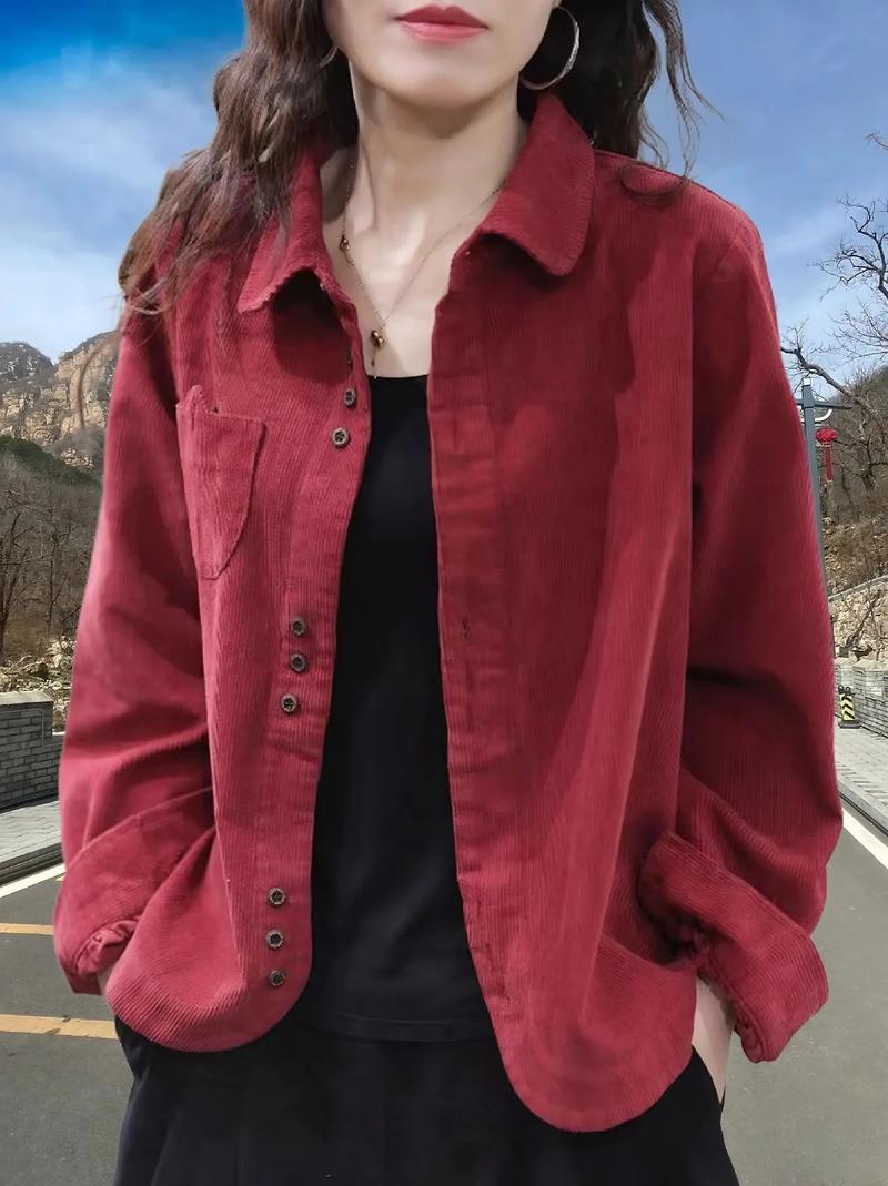 秋季最想要一件灯芯绒衬衫外套