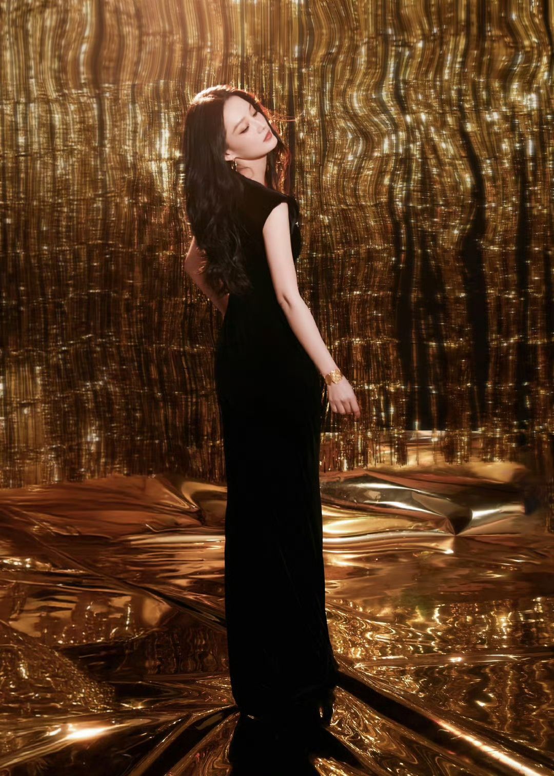 活动红毯:李沁满分贵气,卢靖姗气质好独特,被舒淇美到了