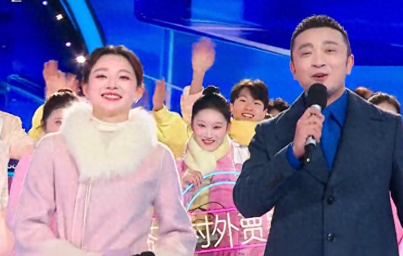 六台跨年晚会:靳东惊艳,何炅李维嘉合体,李川现场求婚锤娜丽莎