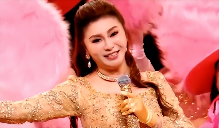 六台跨年晚会:靳东惊艳,何炅李维嘉合体,李川现场求婚锤娜丽莎