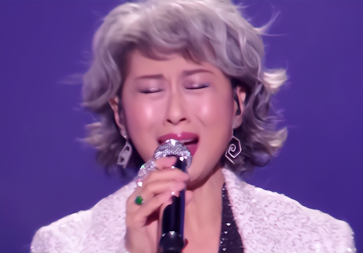 六台跨年晚会:靳东惊艳,何炅李维嘉合体,李川现场求婚锤娜丽莎