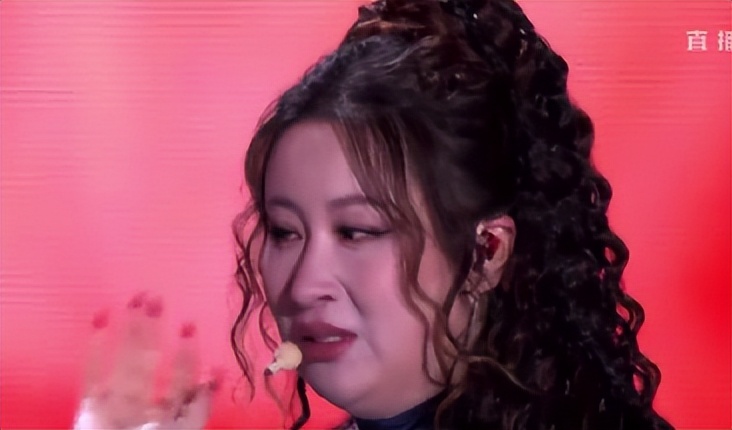 六台跨年晚会:靳东惊艳,何炅李维嘉合体,李川现场求婚锤娜丽莎