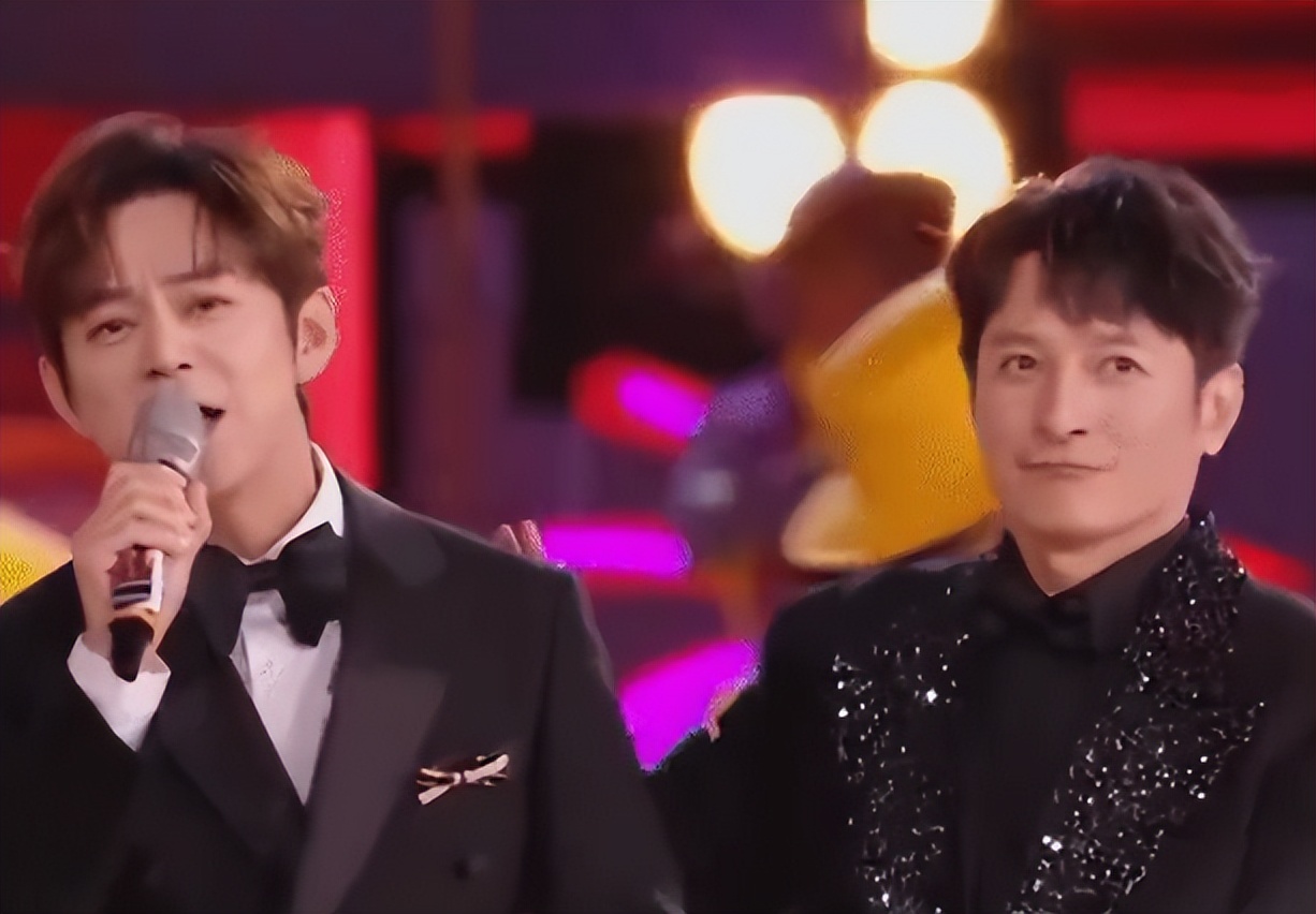 六台跨年晚会:靳东惊艳,何炅李维嘉合体,李川现场求婚锤娜丽莎