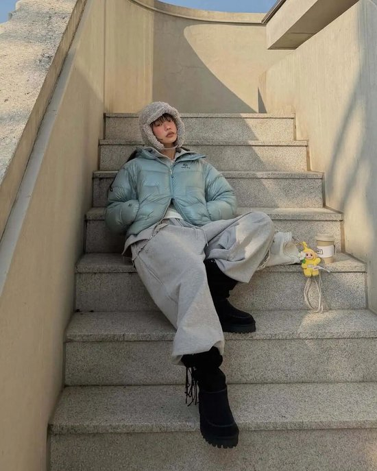 寒冬已至,少不了一件平衡美与暖的羽绒服