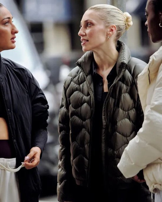 寒冬已至,少不了一件平衡美与暖的羽绒服