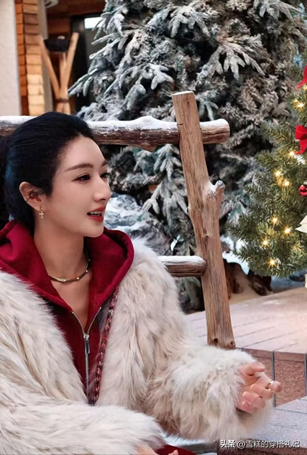 明星同款也适合你！跟薇娅、张予曦学习自带氛围感的冬日红装！
