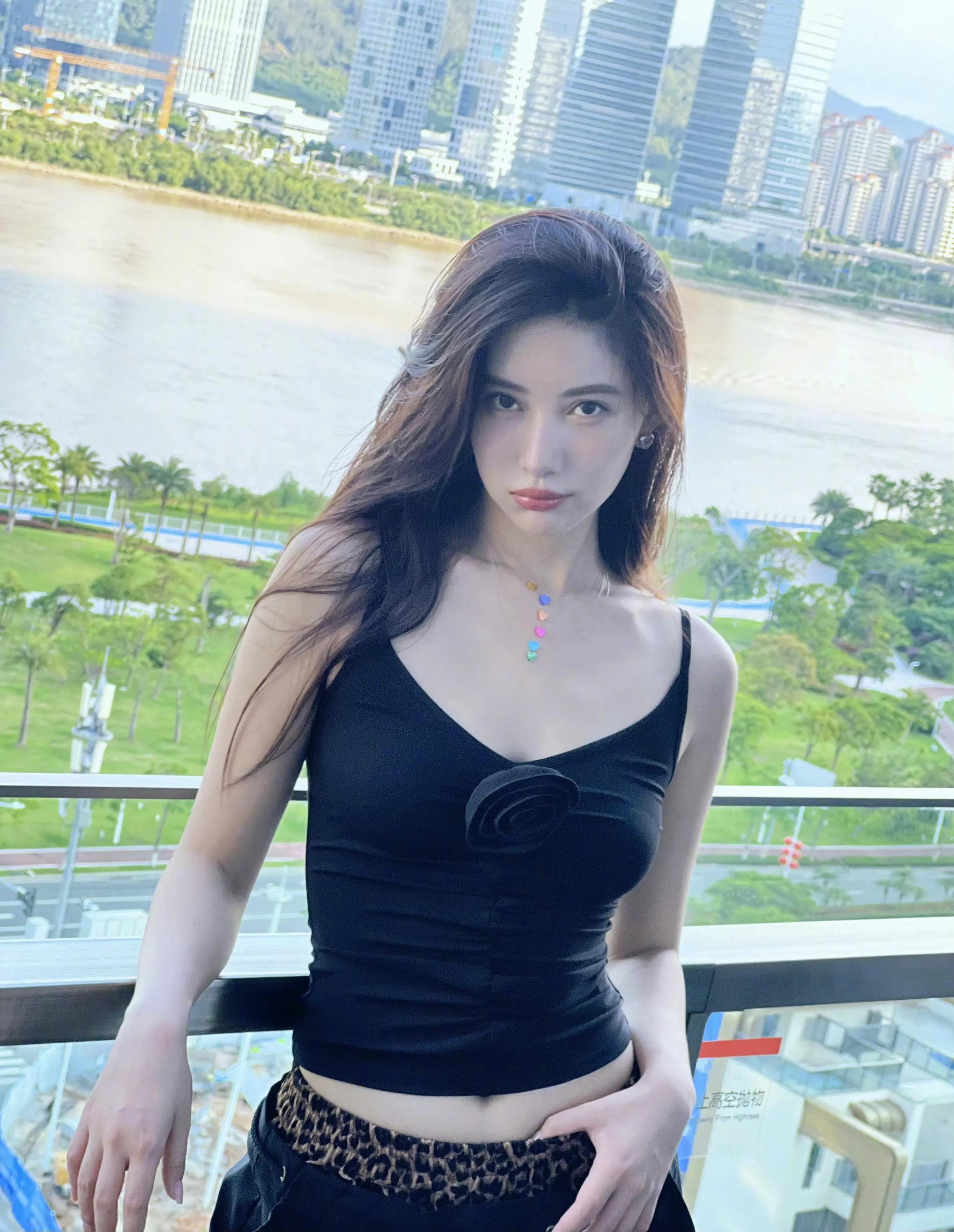 导演马进酒店侵犯女星吴优,对方不从便殴打脱衣服,判三年已出狱