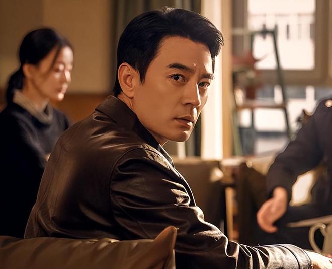 2025电视剧全网热度榜:《许我耀眼》挤进前三,第一名当之无愧