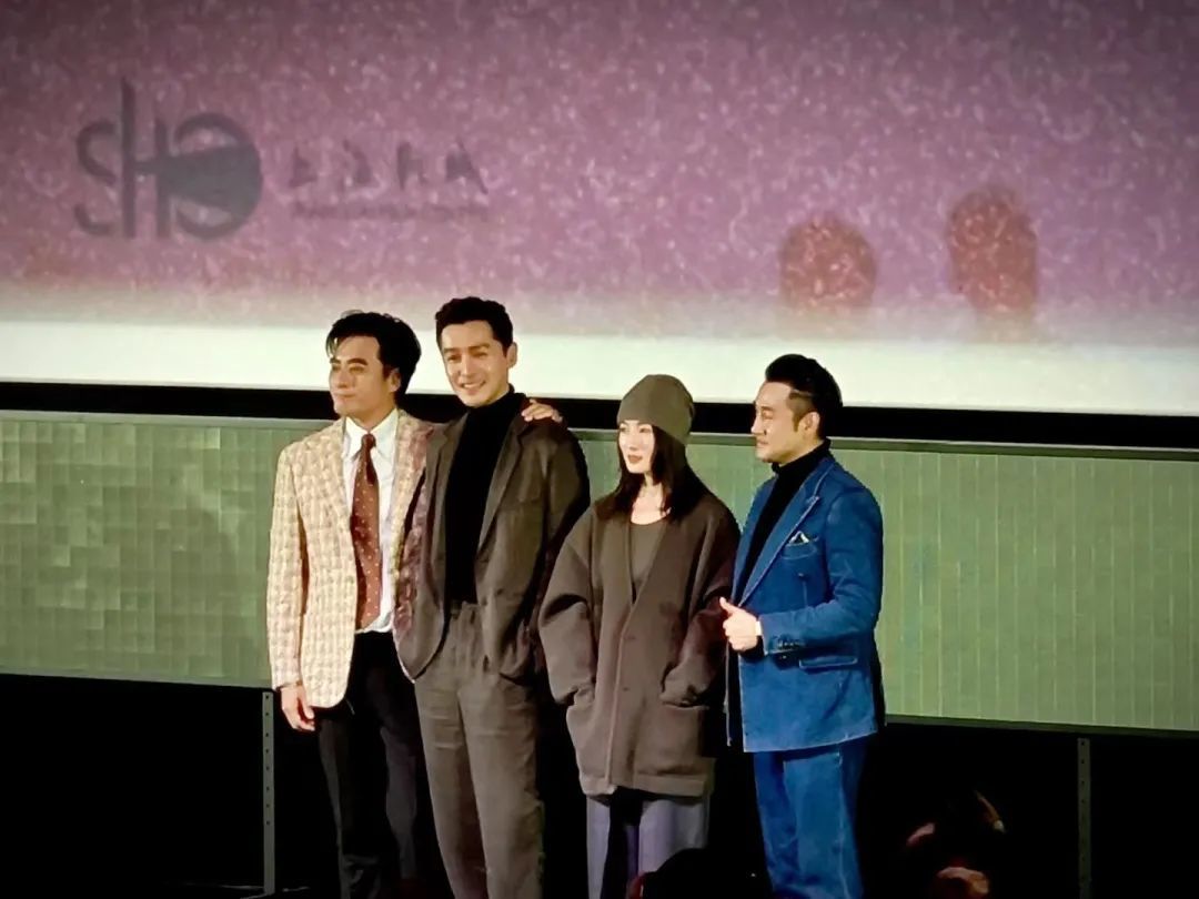 《繁花》宝总有多壕?穿阿玛尼定制西装戴卡地亚,凯迪拉克随手送…