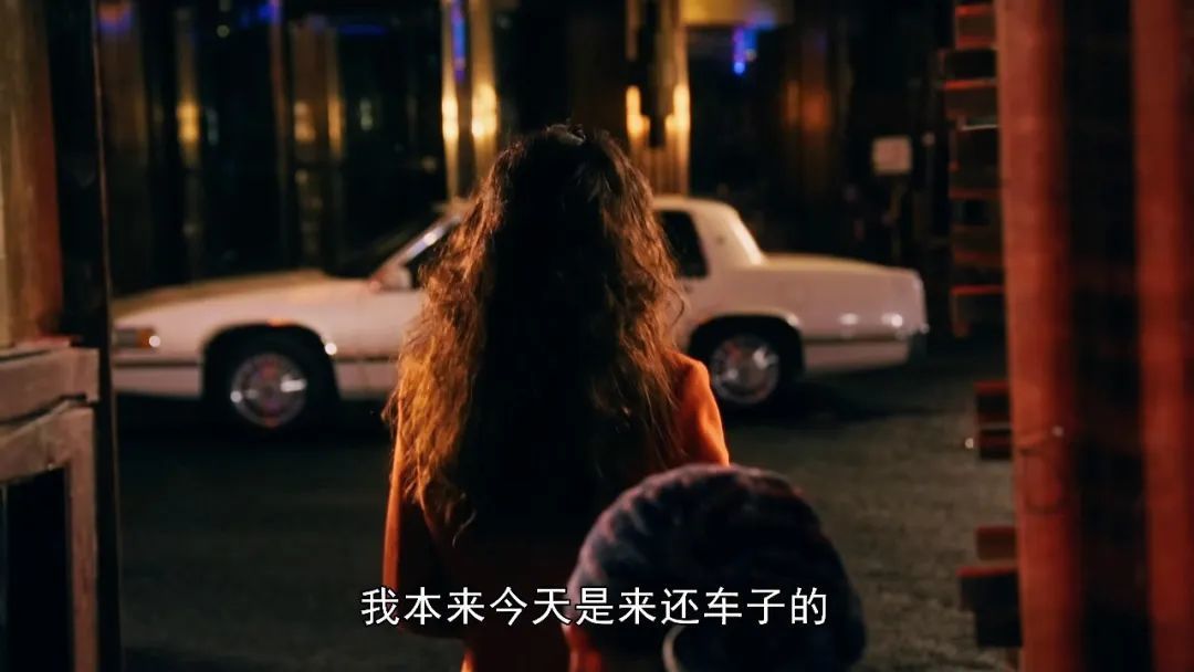 《繁花》宝总有多壕?穿阿玛尼定制西装戴卡地亚,凯迪拉克随手送…