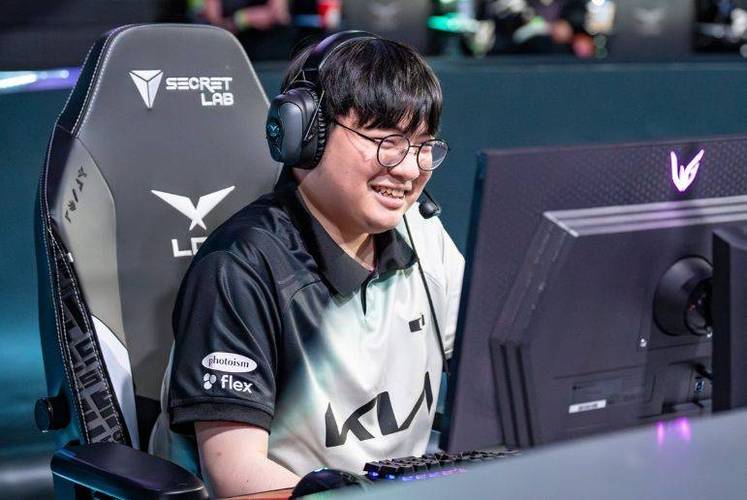 DK官宣BeryL再见,非T1系双冠王!水晶哥:我一年才赚Uzi一周的钱