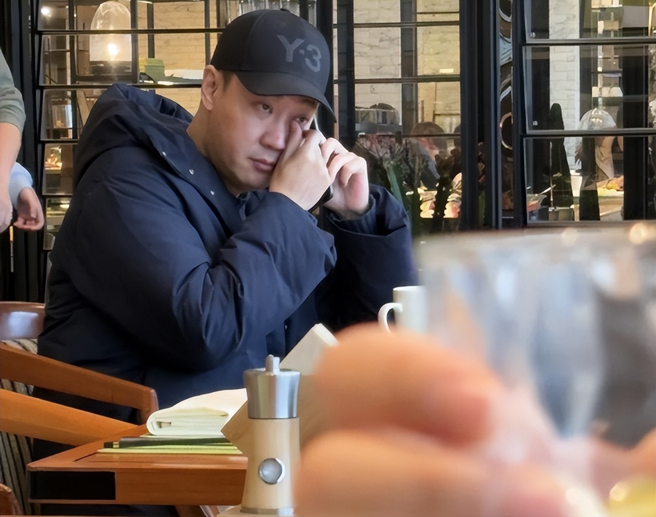 突发!51岁朱媛媛患癌病逝,辛柏青发讣告哀悼亡妻,女儿还未成年