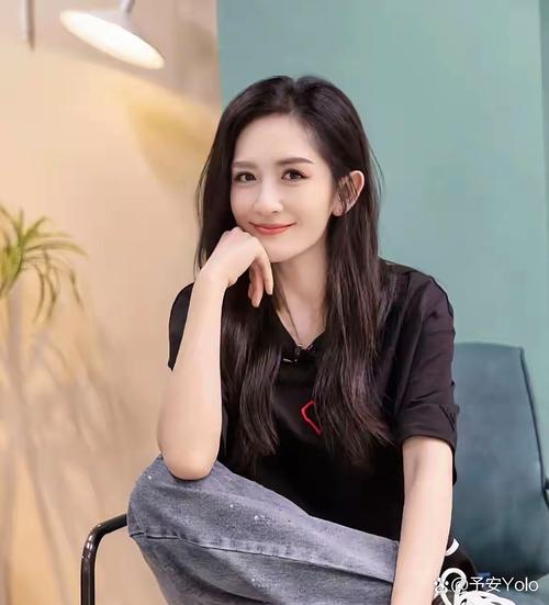 善恶终有报!谢娜花18年捧他,他却在新婚夜陪别人,他真的爱吗?