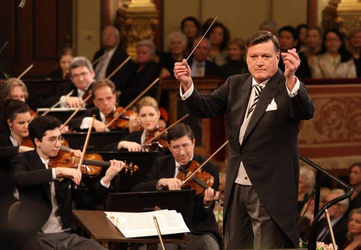 波兰贝多芬艺术节交响乐团新年音乐会沈阳上演 指挥家廷戈执棒演绎维也纳经典