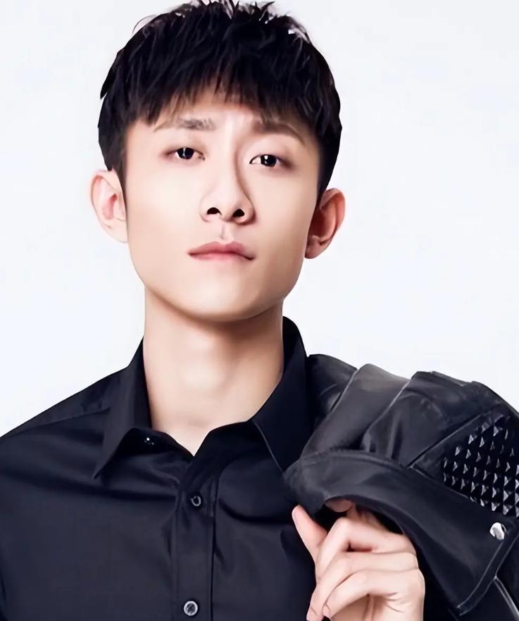 司晓迪爆料仅4天,官方点名张一山,信息量大,原来杨紫没说错