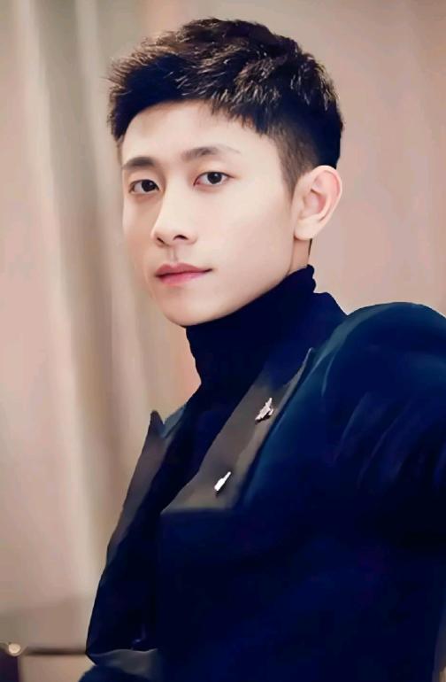 司晓迪爆料仅4天,官方点名张一山,信息量大,原来杨紫没说错