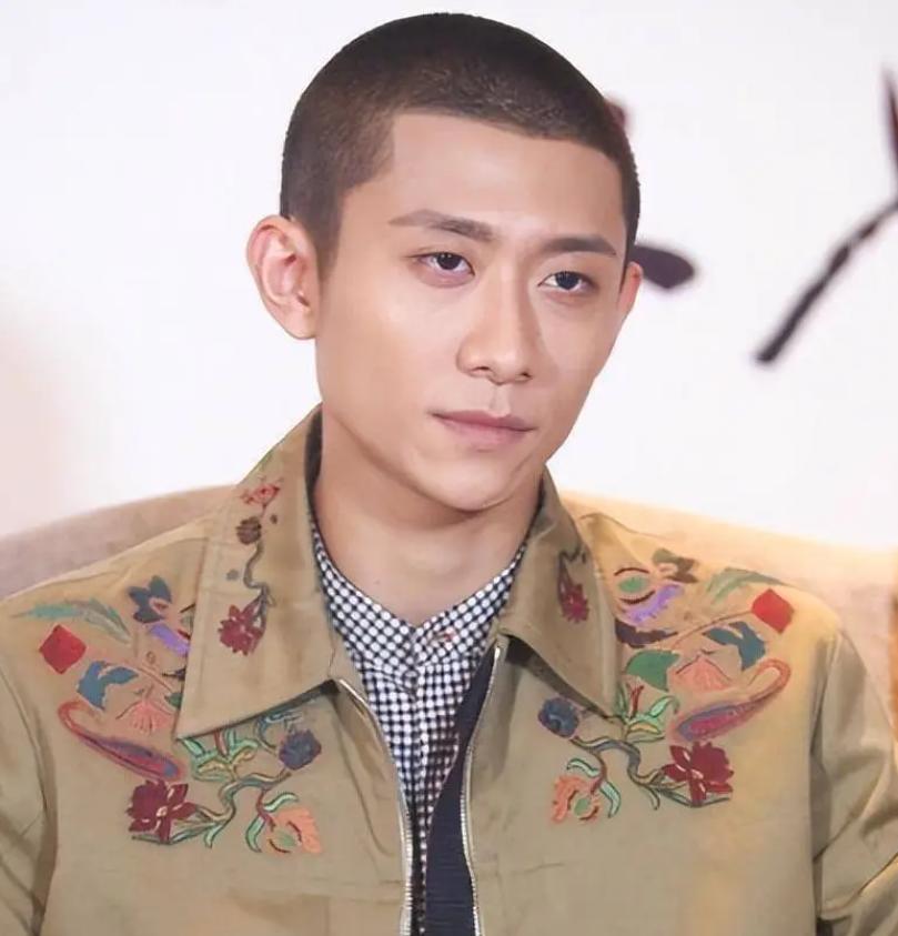 司晓迪爆料仅4天,官方点名张一山,信息量大,原来杨紫没说错