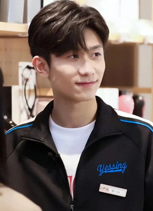 司晓迪爆料仅4天,官方点名张一山,信息量大,原来杨紫没说错