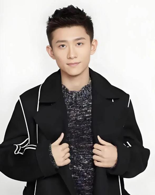 司晓迪爆料仅4天,官方点名张一山,信息量大,原来杨紫没说错