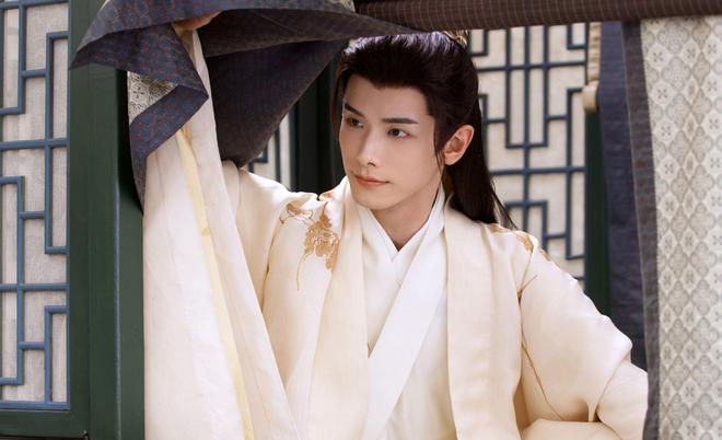 《玉茗茶骨》直到晏白楼身份曝光,陆江来才知,杨鼎臣被杀的真相