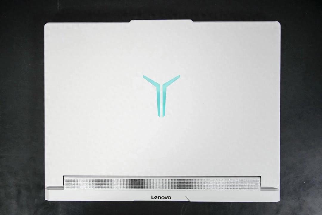 AMD 锐龙9 9955HX与酷睿Ultra 9 275HX,谁才是玩家的“帧香”选择?