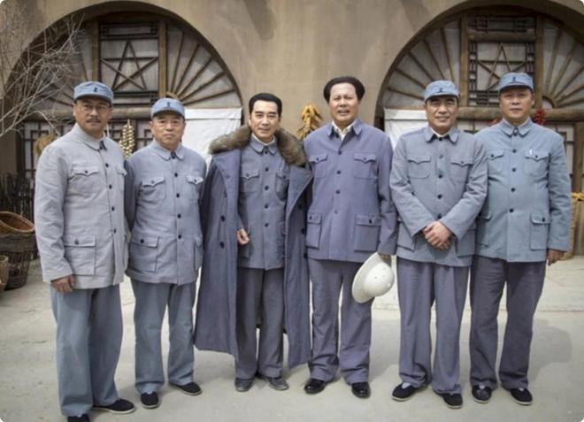 主席形象后继有人,佟瑞欣已接班唐国强,和古月比你更喜欢哪一个