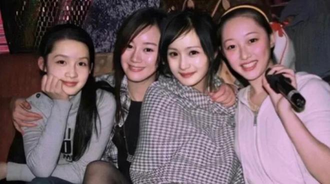 2025年的口碑长剧榜单,《藏海传》好评如潮,《许我耀眼》未上榜