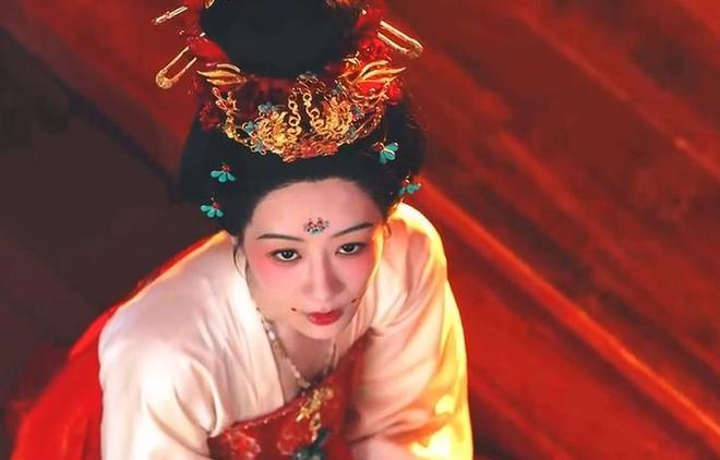 2025年的口碑长剧榜单,《藏海传》好评如潮,《许我耀眼》未上榜