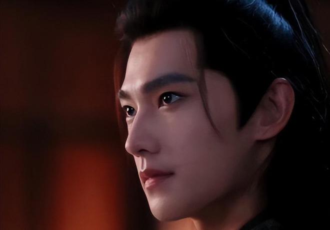 2025年的口碑长剧榜单,《藏海传》好评如潮,《许我耀眼》未上榜