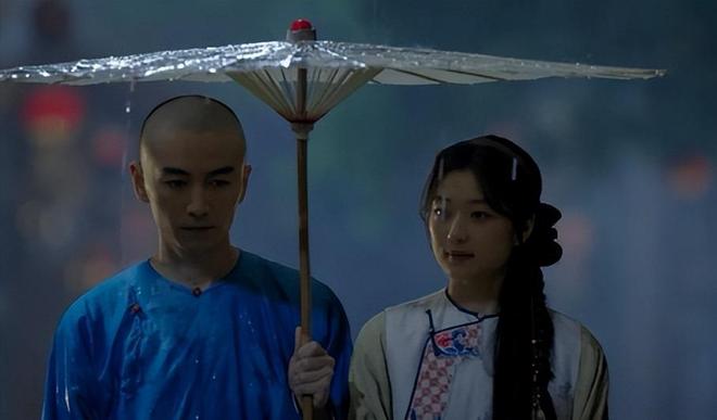 2025年的口碑长剧榜单,《藏海传》好评如潮,《许我耀眼》未上榜