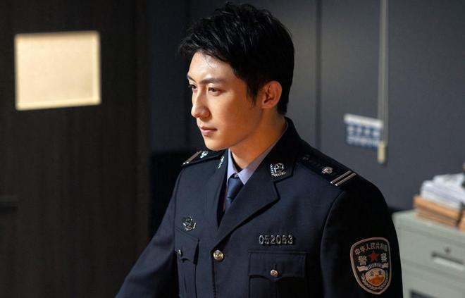 《罚罪2》直到楚局身份曝光，秦枫才知，贺彪身边有3个我方卧底